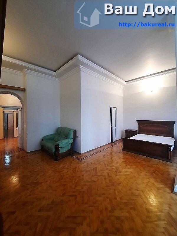 350 кв/м 6 комнат 3 сан узла в центре по низкой цене