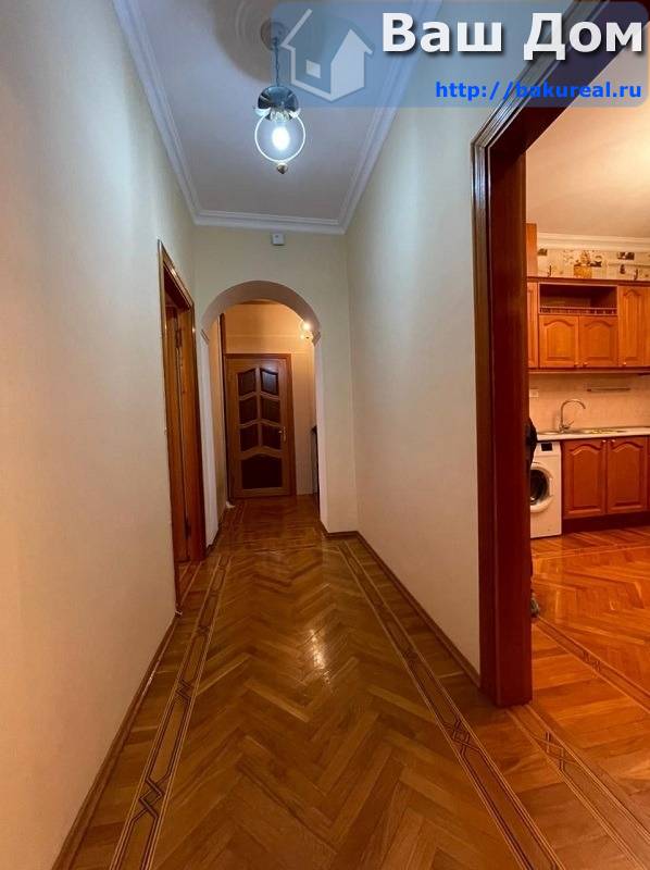 сдаётся 2-ух комн. Сталинка площадью 110 кв/м