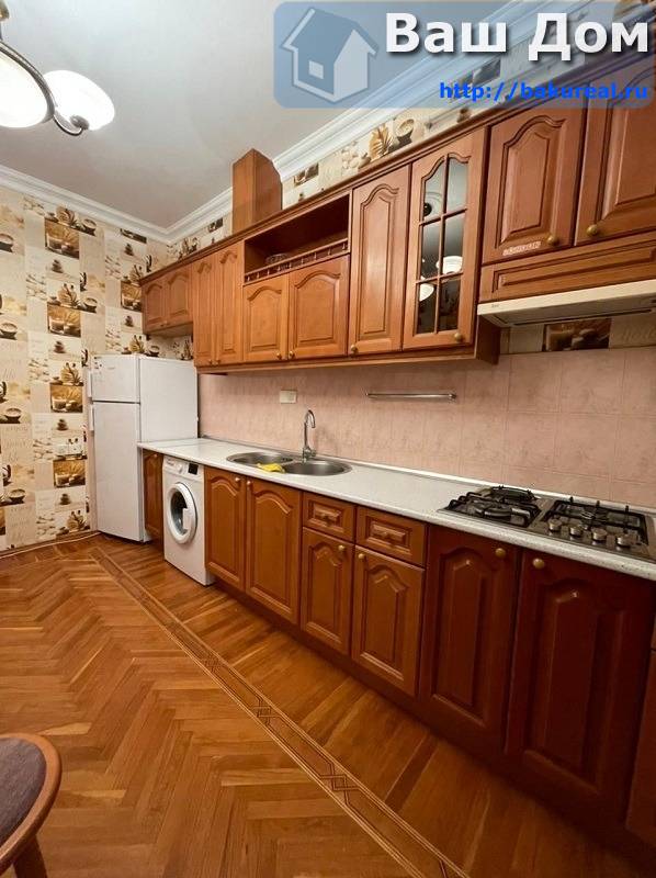 сдаётся 2-ух комн. Сталинка площадью 110 кв/м