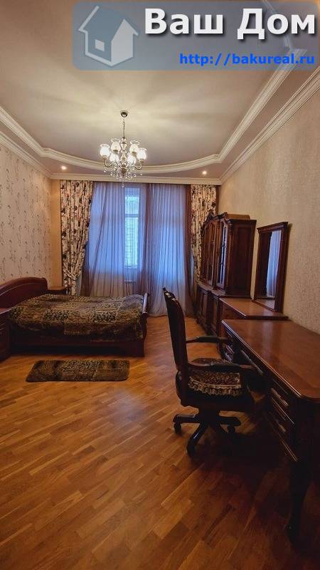 4 комнатная квартира с видом на парк в районе метро Гянджлик