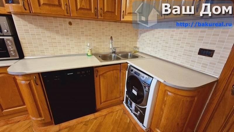 4 комнатная квартира с видом на парк в районе метро Гянджлик