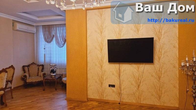 4 комнатная квартира с видом на парк в районе метро Гянджлик