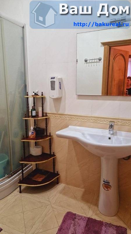 4 комнатная квартира с видом на парк в районе метро Гянджлик