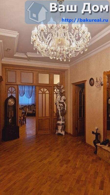 4 комнатная квартира с видом на парк в районе метро Гянджлик