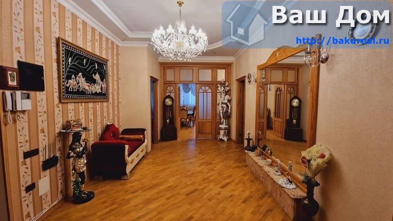 4 комнатная квартира с видом на парк в районе метро Гянджлик