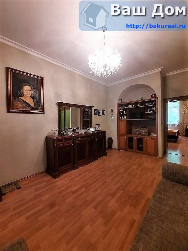 продаётся "сталинка" в парковой зоне