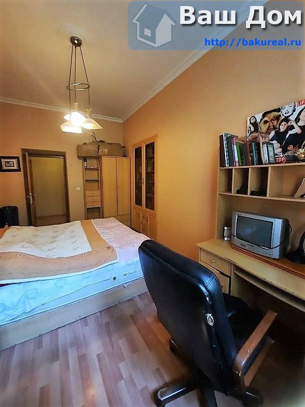 продаётся "сталинка" в парковой зоне