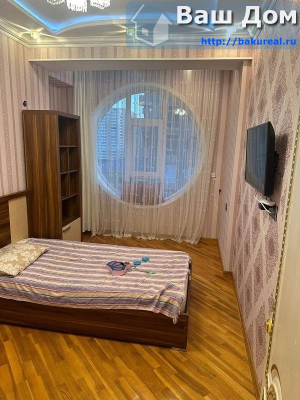 сдаётся около метро Хатаи 3 комнаты в новостройке