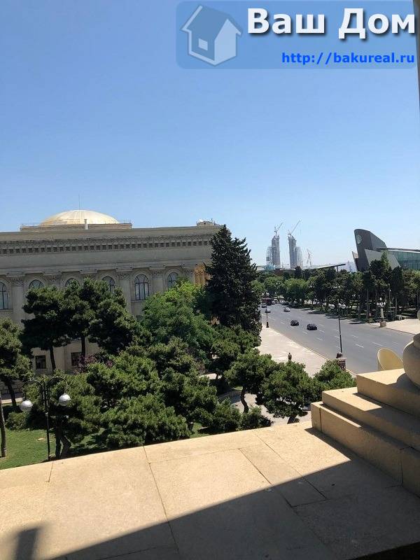 сдаётся 3-ёх комнатная квартира с видом на бульвар