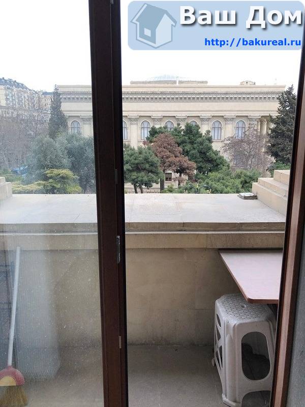 сдаётся 3-ёх комнатная квартира с видом на бульвар