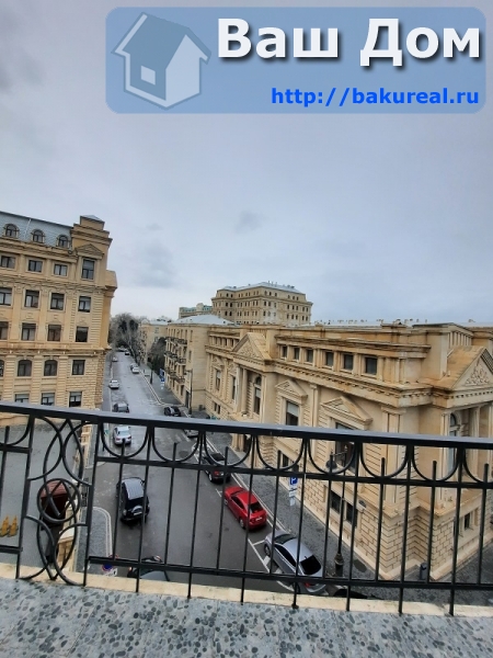 балкон на улицу Шофкет Алекперова